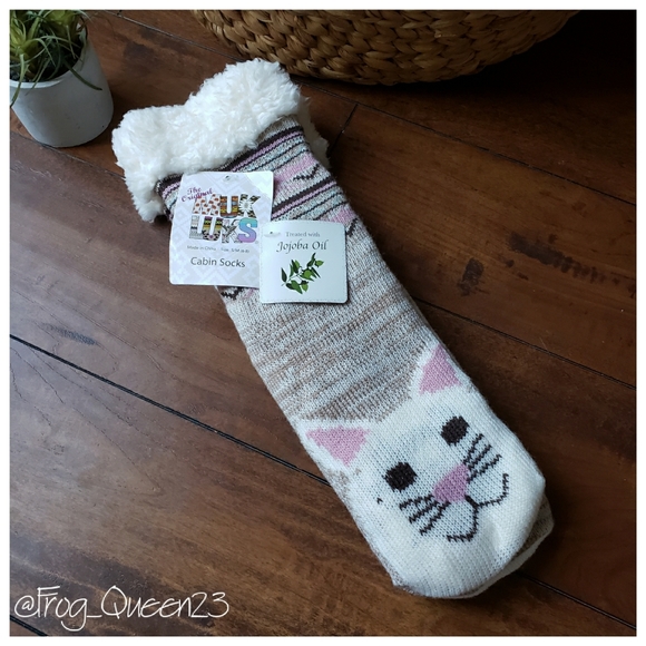 Muk Luks Shoes - 🍂 Muk Luks | Cat Slipper Socks